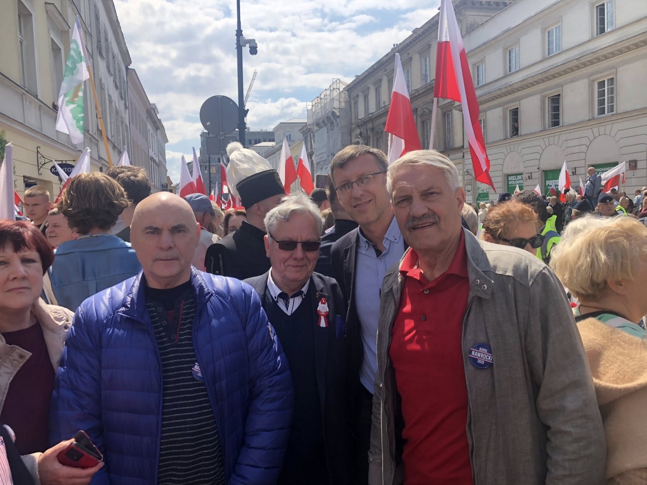 Marsz poparcia Karola Nawrockiego w Warszawie [25.05.2025] - zdjęcie #26 - eOstroleka.pl