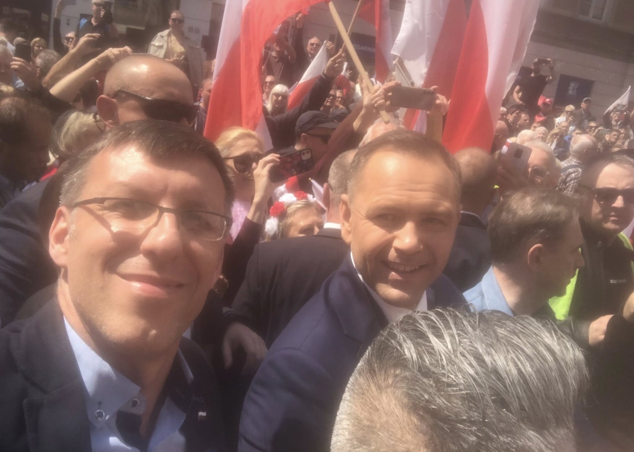 Marsz poparcia Karola Nawrockiego w Warszawie [25.05.2025] - zdjęcie #25 - eOstroleka.pl
