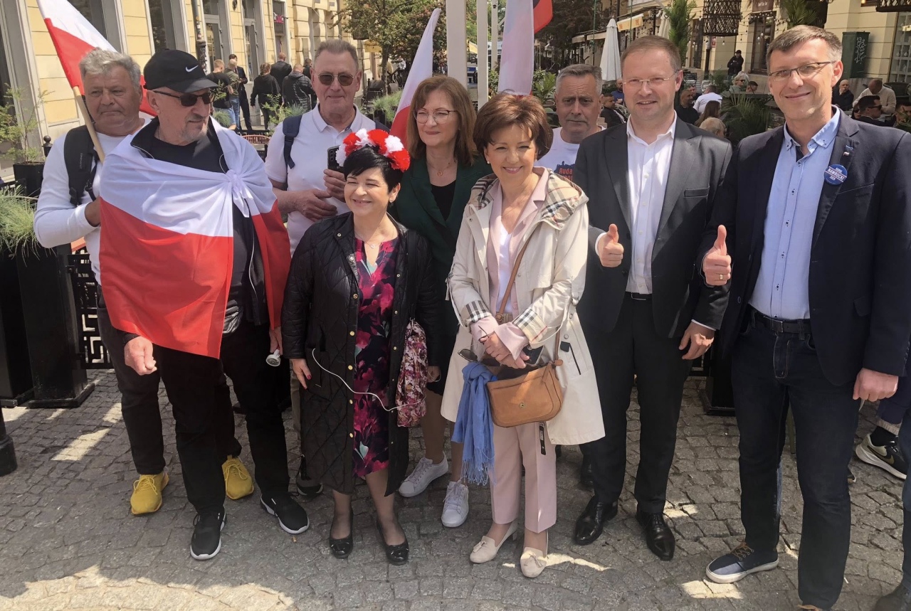 Marsz poparcia Karola Nawrockiego w Warszawie [25.05.2025] - zdjęcie #24 - eOstroleka.pl