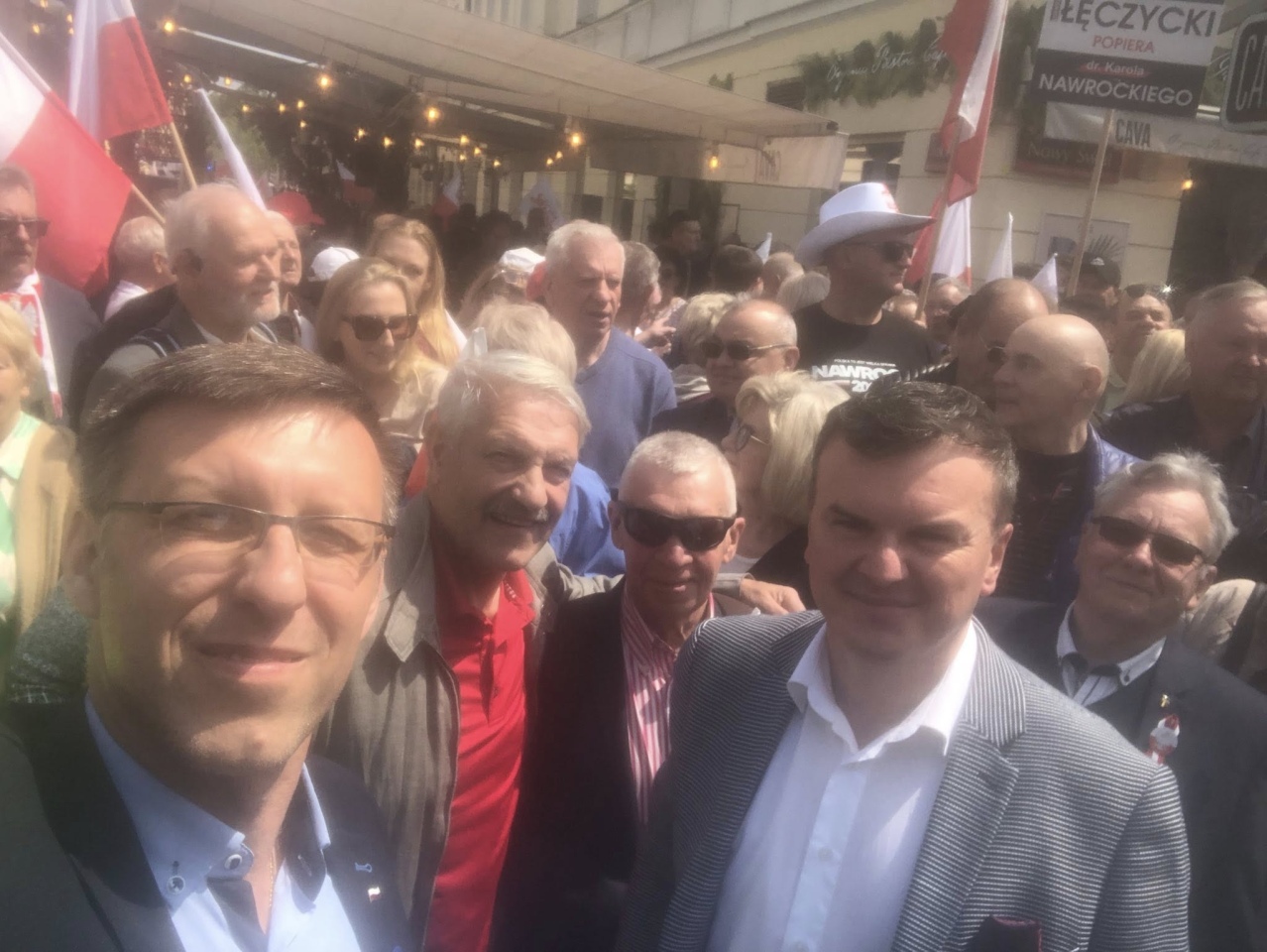 Marsz poparcia Karola Nawrockiego w Warszawie [25.05.2025] - zdjęcie #23 - eOstroleka.pl