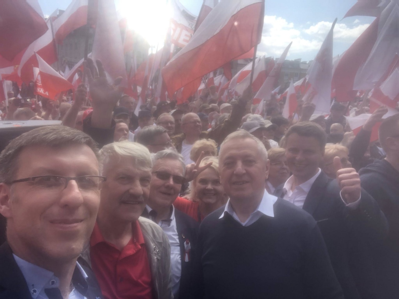 Marsz poparcia Karola Nawrockiego w Warszawie [25.05.2025] - zdjęcie #21 - eOstroleka.pl