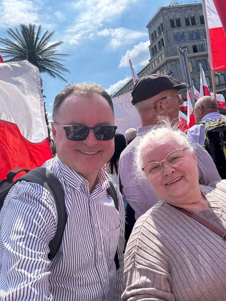 Marsz poparcia Karola Nawrockiego w Warszawie [25.05.2025] - zdjęcie #17 - eOstroleka.pl