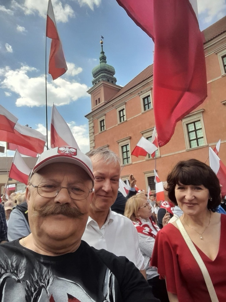 Marsz poparcia Karola Nawrockiego w Warszawie [25.05.2025] - zdjęcie #5 - eOstroleka.pl