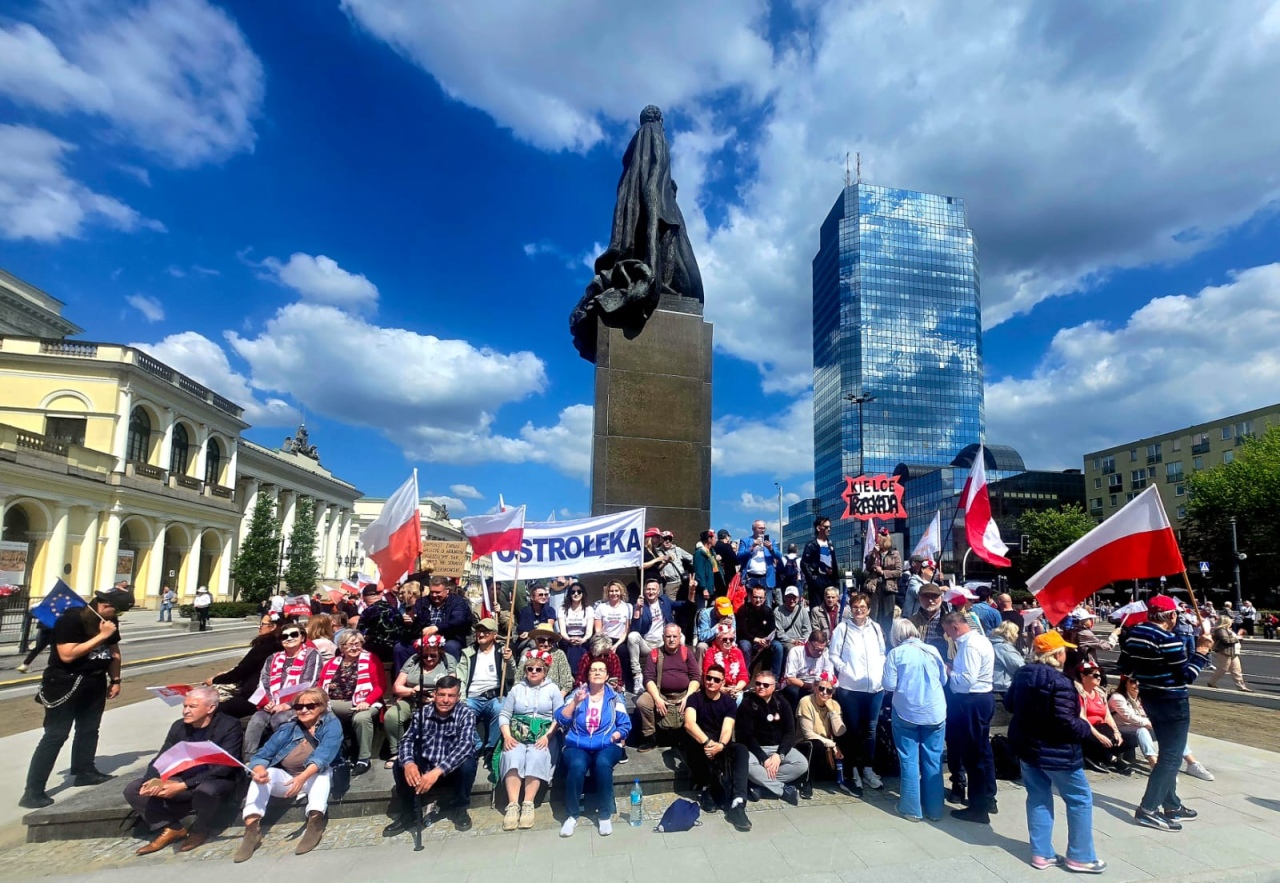 Marsz poparcia Rafała Trzaskowskiego w Warszawie [25.05.2025] - zdjęcie #22 - eOstroleka.pl