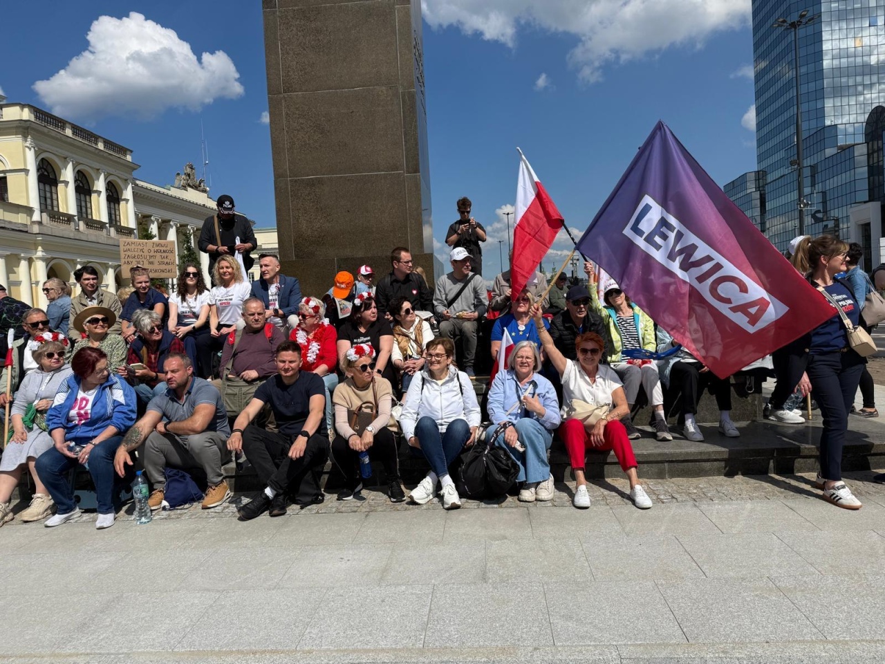 Marsz poparcia Rafała Trzaskowskiego w Warszawie [25.05.2025] - zdjęcie #19 - eOstroleka.pl