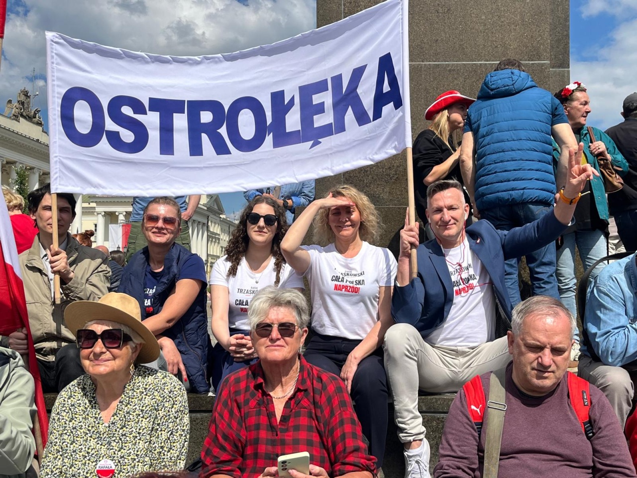 Marsz poparcia Rafała Trzaskowskiego w Warszawie [25.05.2025] - zdjęcie #16 - eOstroleka.pl