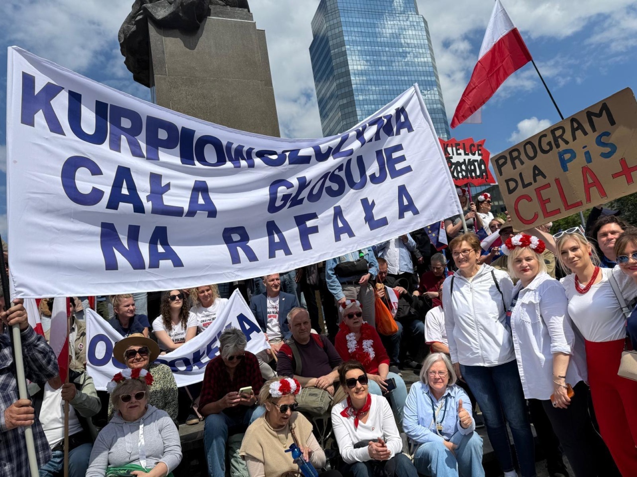 Marsz poparcia Rafała Trzaskowskiego w Warszawie [25.05.2025] - zdjęcie #12 - eOstroleka.pl