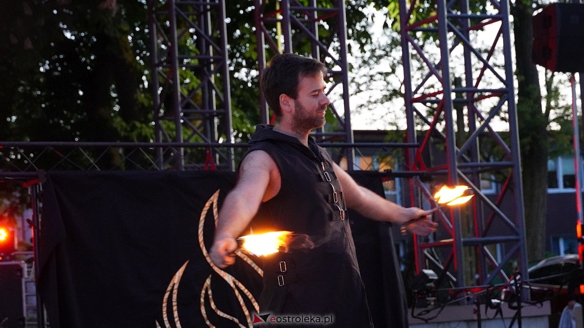 Pokaz ognia na festynie charytatywnym w Ostrołęce [25.05.2025] - zdjęcie #28 - eOstroleka.pl