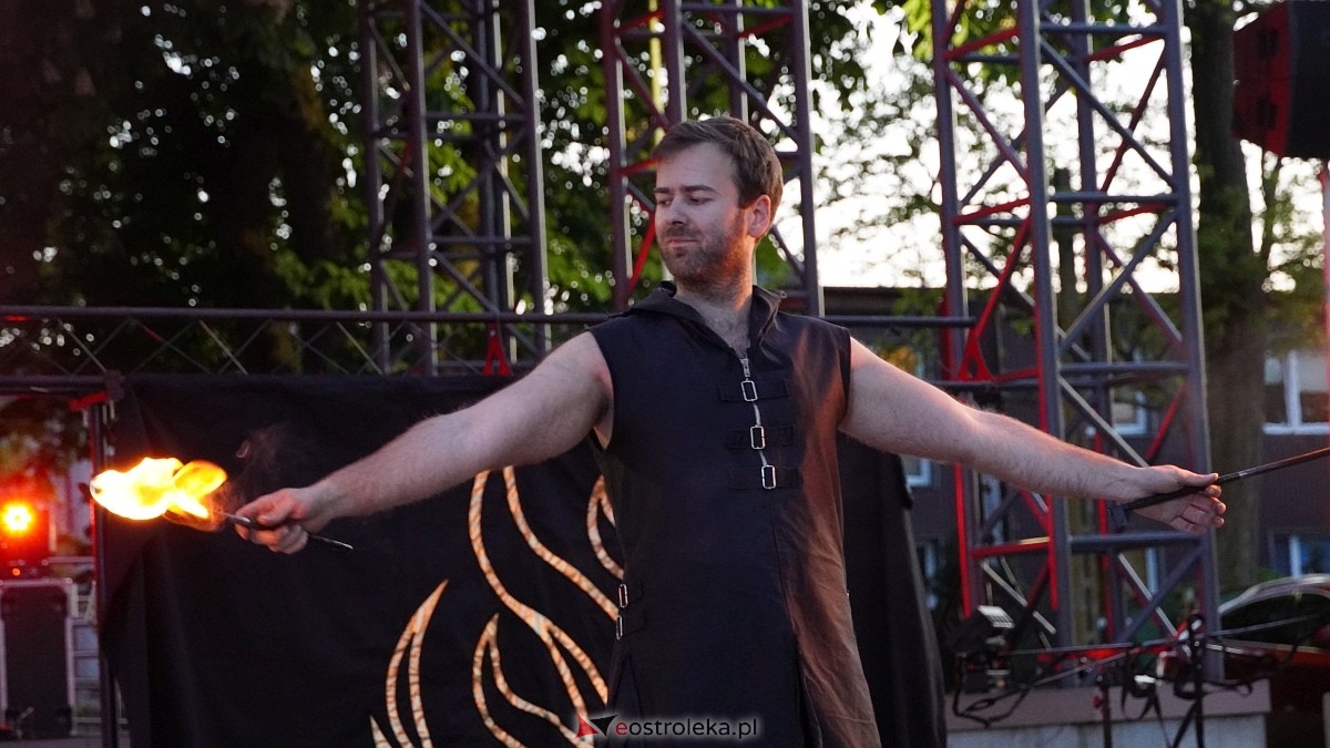 Pokaz ognia na festynie charytatywnym w Ostrołęce [25.05.2025] - zdjęcie #27 - eOstroleka.pl