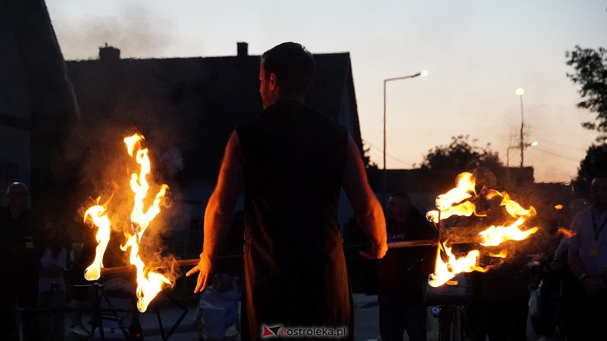 Pokaz ognia na festynie charytatywnym w Ostrołęce [25.05.2025] - zdjęcie #17 - eOstroleka.pl