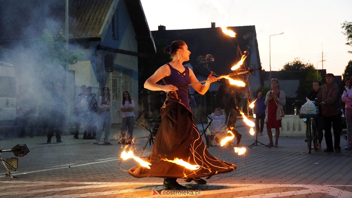 Pokaz ognia na festynie charytatywnym w Ostrołęce [25.05.2025] - zdjęcie #4 - eOstroleka.pl