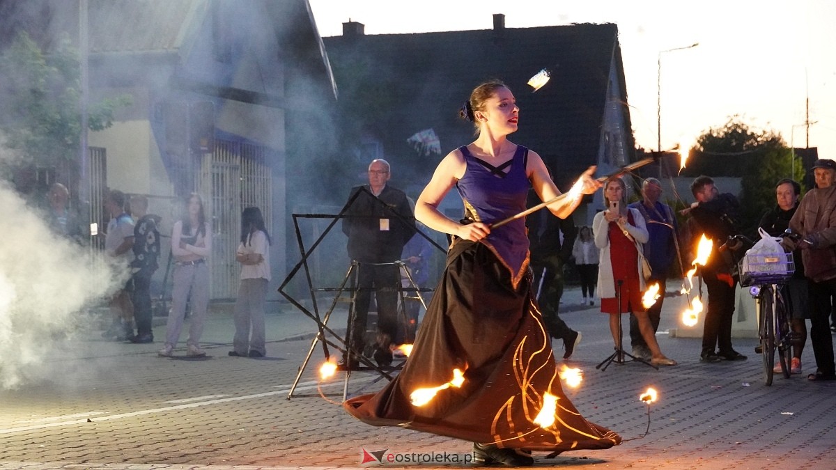 Pokaz ognia na festynie charytatywnym w Ostrołęce [25.05.2025] - zdjęcie #1 - eOstroleka.pl