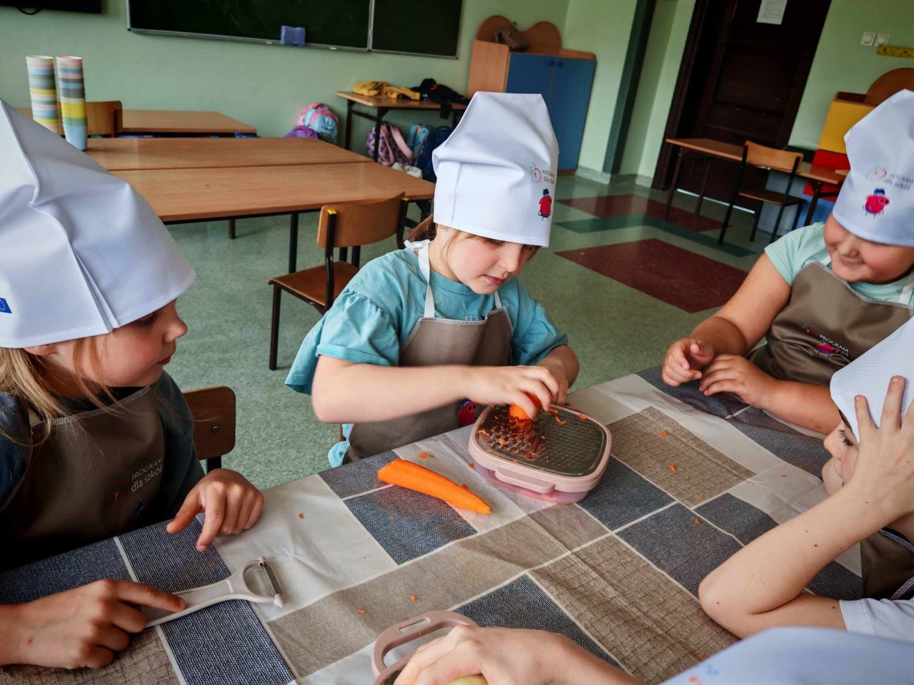 Warsztaty żywieniowe w Szkole Podstawowej nr 10 w Ostrołęce  - zdjęcie #14 - eOstroleka.pl