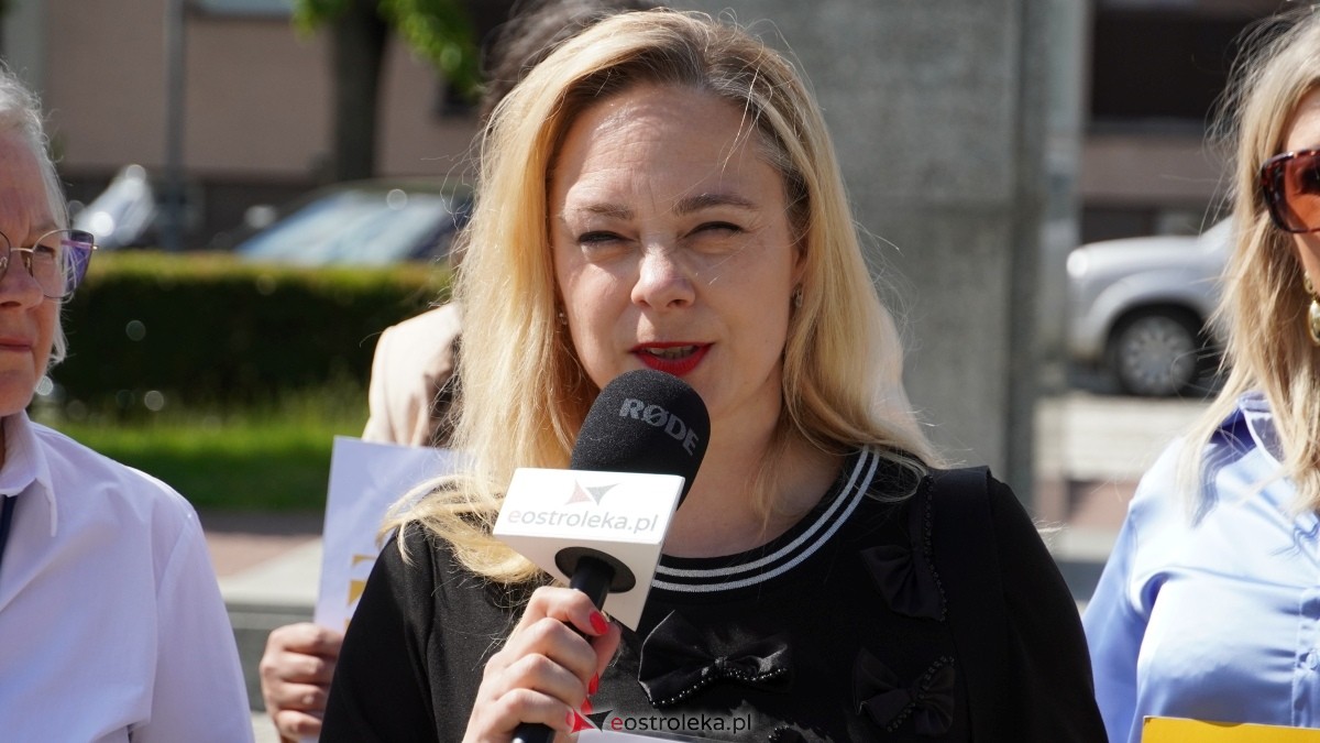 KO, Polska 2050, Lewica i PSL wspierają Trzaskowskiego - konferencja na Placu Bema w Ostrołęce [27.05.2025] - zdjęcie #6 - eOstroleka.pl