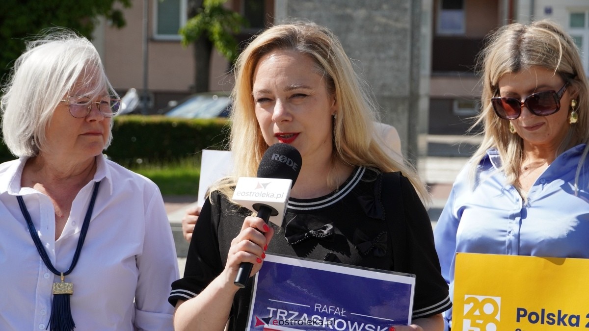 KO, Polska 2050, Lewica i PSL wspierają Trzaskowskiego - konferencja na Placu Bema w Ostrołęce [27.05.2025] - zdjęcie #5 - eOstroleka.pl