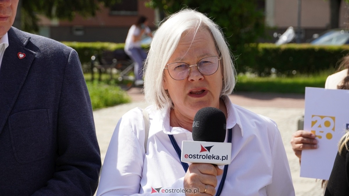 KO, Polska 2050, Lewica i PSL wspierają Trzaskowskiego - konferencja na Placu Bema w Ostrołęce [27.05.2025] - zdjęcie #4 - eOstroleka.pl