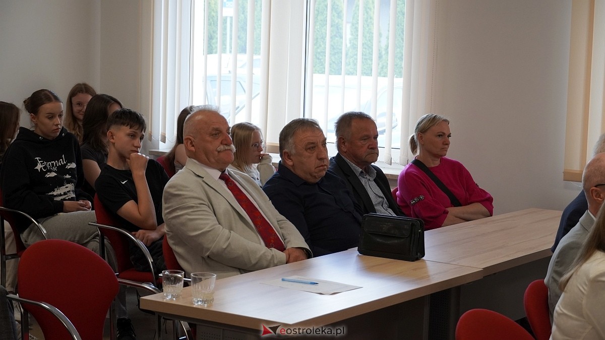  Dzień Samorządowca w Gminie Lelis i promocja monografii Dzieje Lelisa i okolic [27.05.2025] - zdjęcie #73 - eOstroleka.pl