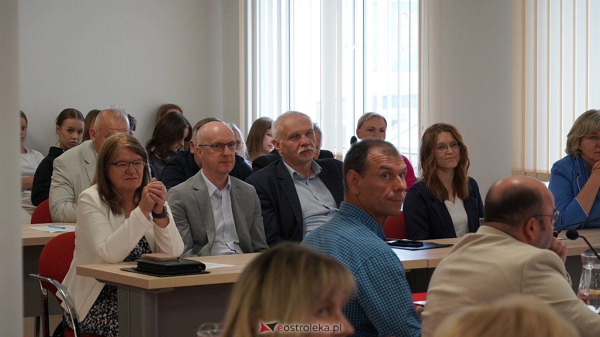 Dzień Samorządowca w Gminie Lelis i promocja monografii Dzieje Lelisa i okolic [27.05.2025] - zdjęcie #65 - eOstroleka.pl