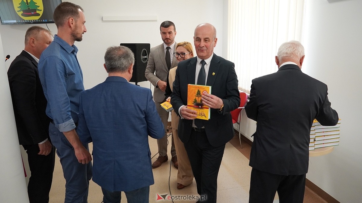  Dzień Samorządowca w Gminie Lelis i promocja monografii Dzieje Lelisa i okolic [27.05.2025] - zdjęcie #57 - eOstroleka.pl