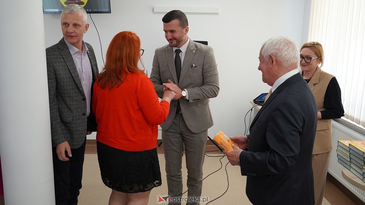  Dzień Samorządowca w Gminie Lelis i promocja monografii Dzieje Lelisa i okolic [27.05.2025] - zdjęcie #49 - eOstroleka.pl