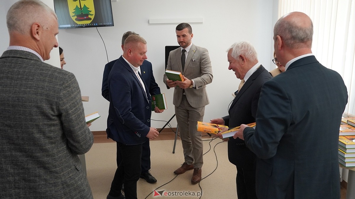  Dzień Samorządowca w Gminie Lelis i promocja monografii Dzieje Lelisa i okolic [27.05.2025] - zdjęcie #43 - eOstroleka.pl