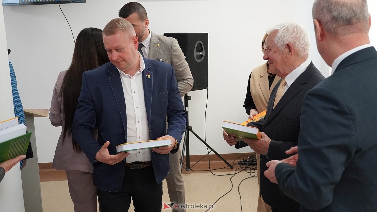  Dzień Samorządowca w Gminie Lelis i promocja monografii Dzieje Lelisa i okolic [27.05.2025] - zdjęcie #39 - eOstroleka.pl