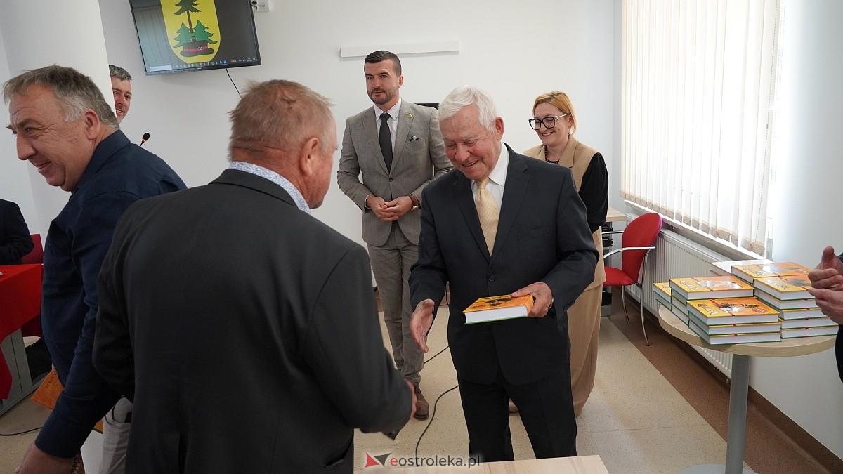  Dzień Samorządowca w Gminie Lelis i promocja monografii Dzieje Lelisa i okolic [27.05.2025] - zdjęcie #10 - eOstroleka.pl