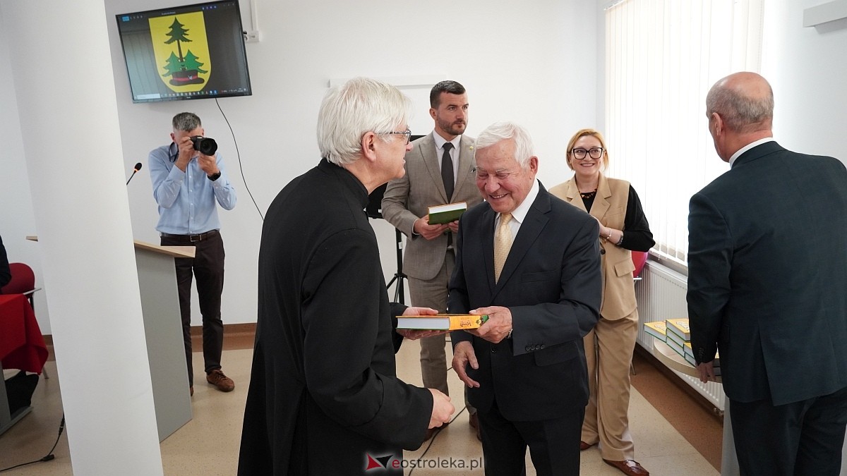  Dzień Samorządowca w Gminie Lelis i promocja monografii Dzieje Lelisa i okolic [27.05.2025] - zdjęcie #4 - eOstroleka.pl