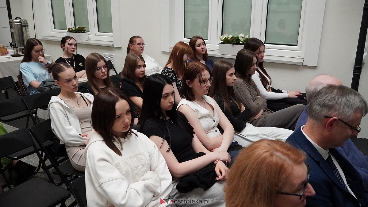 Konferencja Adam Chętnik – badacz pogranicza” w Muzeum Kultury Kurpiowskiej [28.05.2025] - zdjęcie #5 - eOstroleka.pl