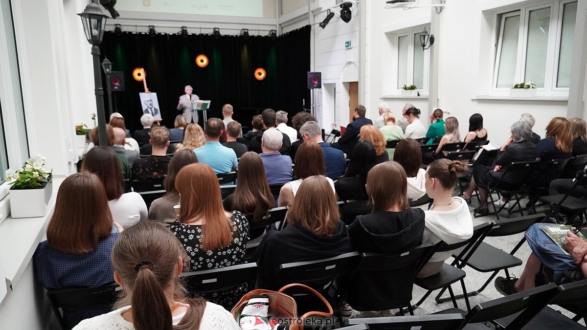 Konferencja Adam Chętnik – badacz pogranicza” w Muzeum Kultury Kurpiowskiej [28.05.2025] - zdjęcie #3 - eOstroleka.pl