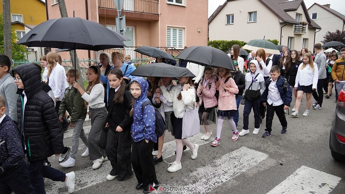 Jubileusz 65-lecia w Szkole Podstawowej im. Gen. Józefa Bema w Rzekuniu [29.05.2025]  - zdjęcie #216 - eOstroleka.pl