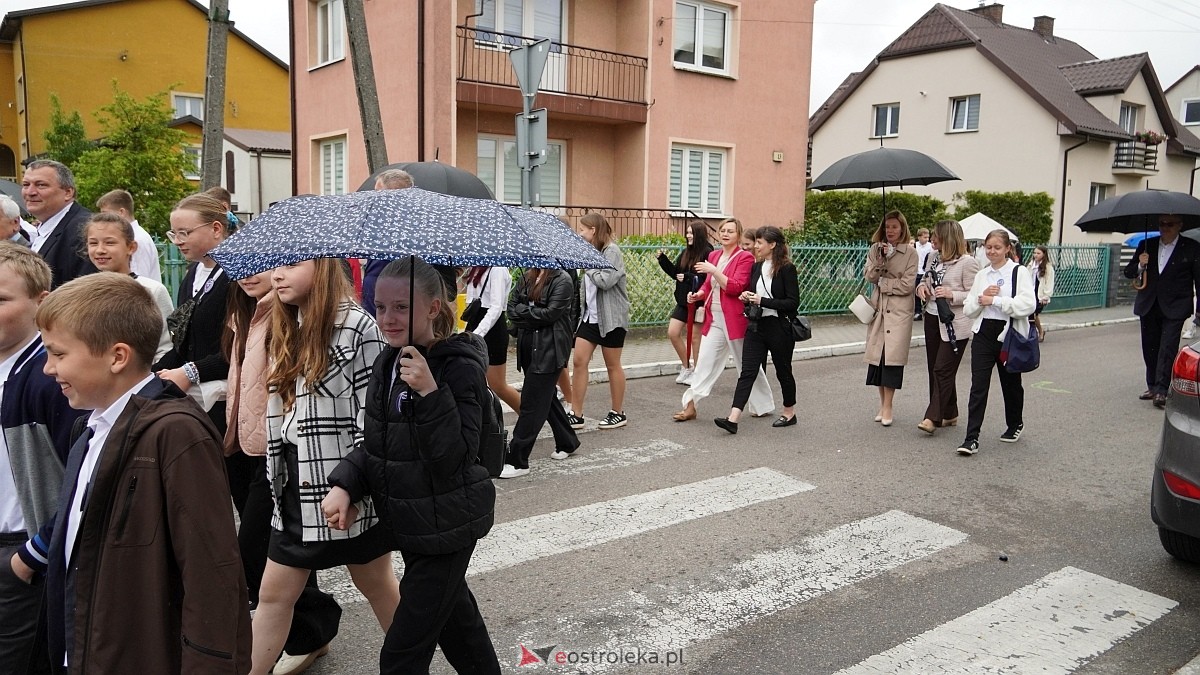 Jubileusz 65-lecia w Szkole Podstawowej im. Gen. Józefa Bema w Rzekuniu [29.05.2025]  - zdjęcie #211 - eOstroleka.pl
