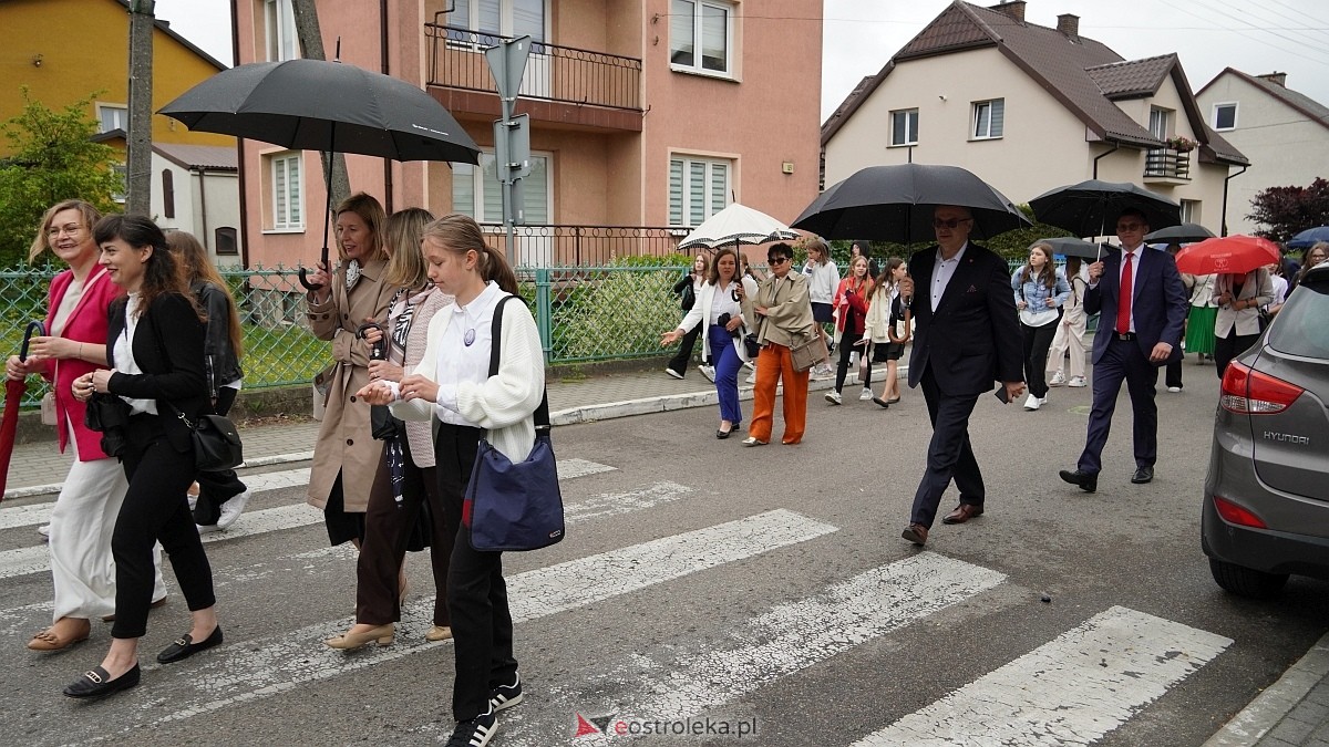 Jubileusz 65-lecia w Szkole Podstawowej im. Gen. Józefa Bema w Rzekuniu [29.05.2025]  - zdjęcie #209 - eOstroleka.pl