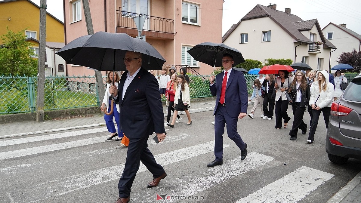 Jubileusz 65-lecia w Szkole Podstawowej im. Gen. Józefa Bema w Rzekuniu [29.05.2025]  - zdjęcie #208 - eOstroleka.pl
