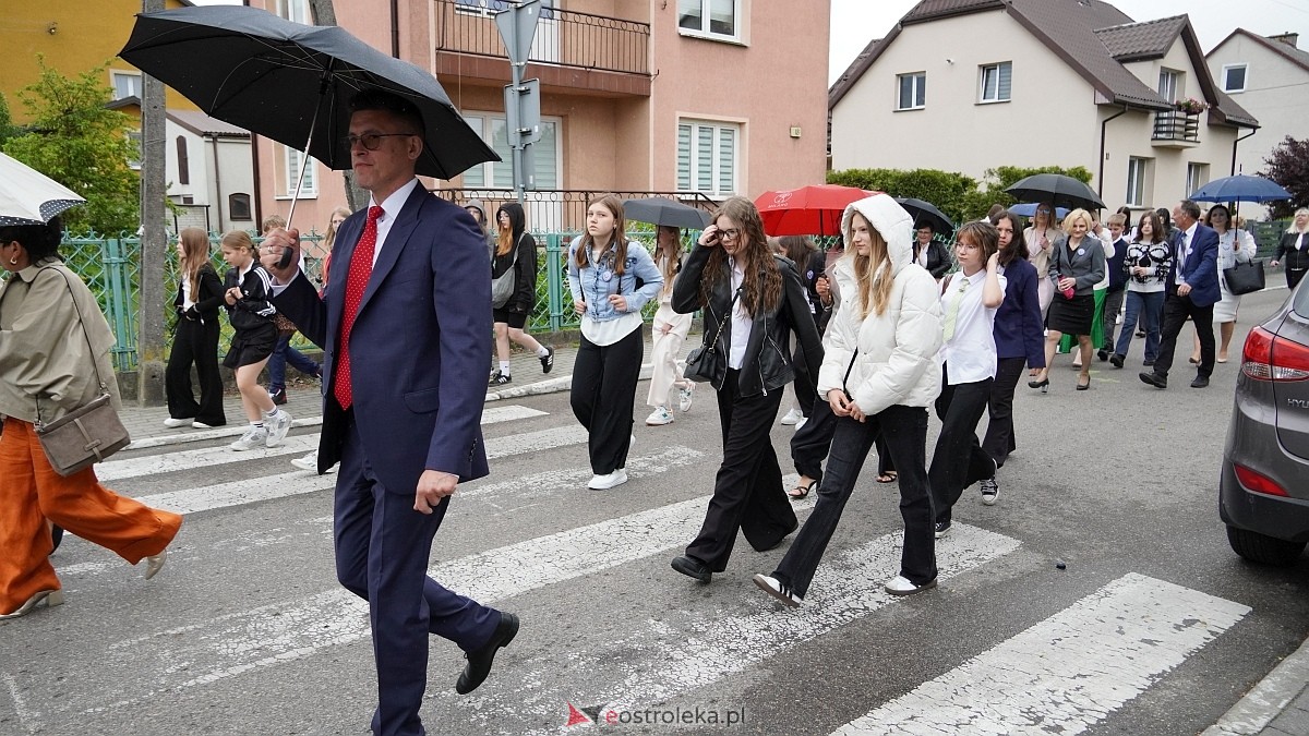 Jubileusz 65-lecia w Szkole Podstawowej im. Gen. Józefa Bema w Rzekuniu [29.05.2025]  - zdjęcie #207 - eOstroleka.pl