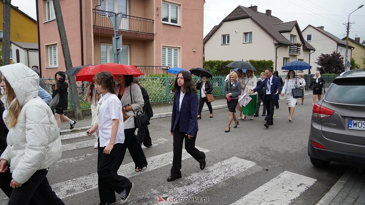 Jubileusz 65-lecia w Szkole Podstawowej im. Gen. Józefa Bema w Rzekuniu [29.05.2025]  - zdjęcie #206 - eOstroleka.pl