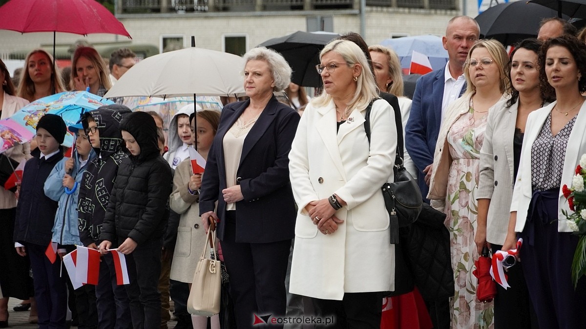 Jubileusz 65-lecia w Szkole Podstawowej im. Gen. Józefa Bema w Rzekuniu [29.05.2025]  - zdjęcie #144 - eOstroleka.pl
