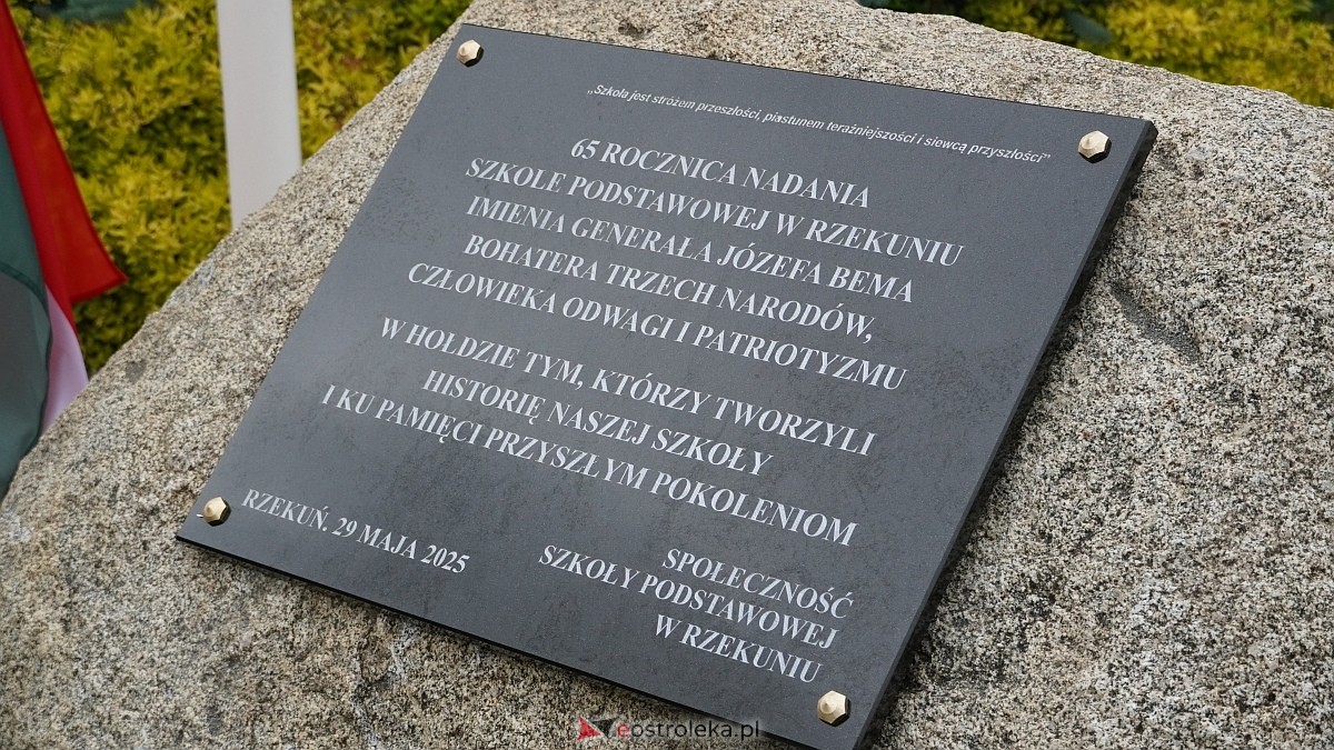 Jubileusz 65-lecia w Szkole Podstawowej im. Gen. Józefa Bema w Rzekuniu [29.05.2025]  - zdjęcie #105 - eOstroleka.pl
