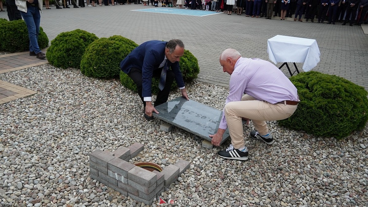 Jubileusz 65-lecia w Szkole Podstawowej im. Gen. Józefa Bema w Rzekuniu [29.05.2025]  - zdjęcie #92 - eOstroleka.pl