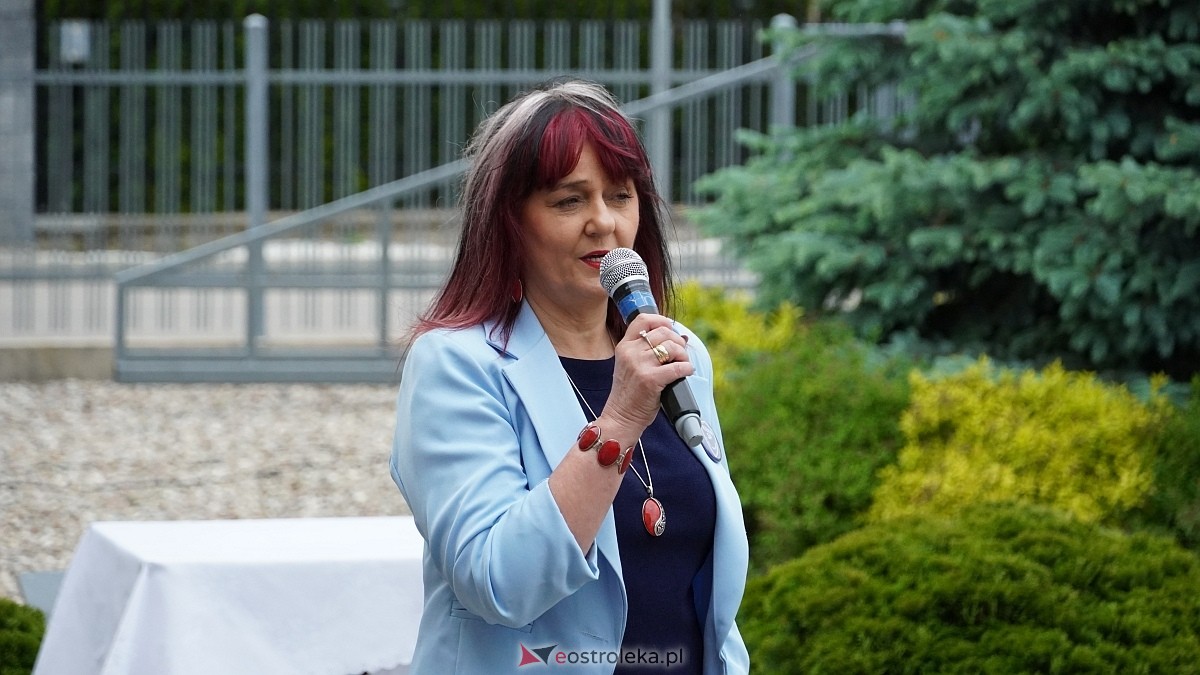 Jubileusz 65-lecia w Szkole Podstawowej im. Gen. Józefa Bema w Rzekuniu [29.05.2025]  - zdjęcie #90 - eOstroleka.pl