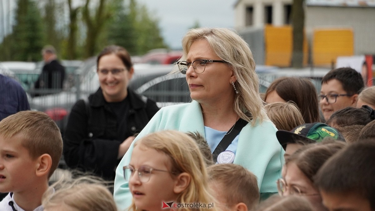 Jubileusz 65-lecia w Szkole Podstawowej im. Gen. Józefa Bema w Rzekuniu [29.05.2025]  - zdjęcie #87 - eOstroleka.pl