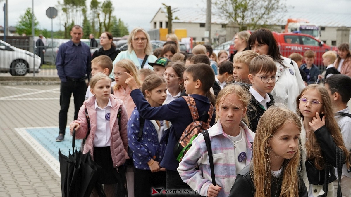 Jubileusz 65-lecia w Szkole Podstawowej im. Gen. Józefa Bema w Rzekuniu [29.05.2025]  - zdjęcie #86 - eOstroleka.pl