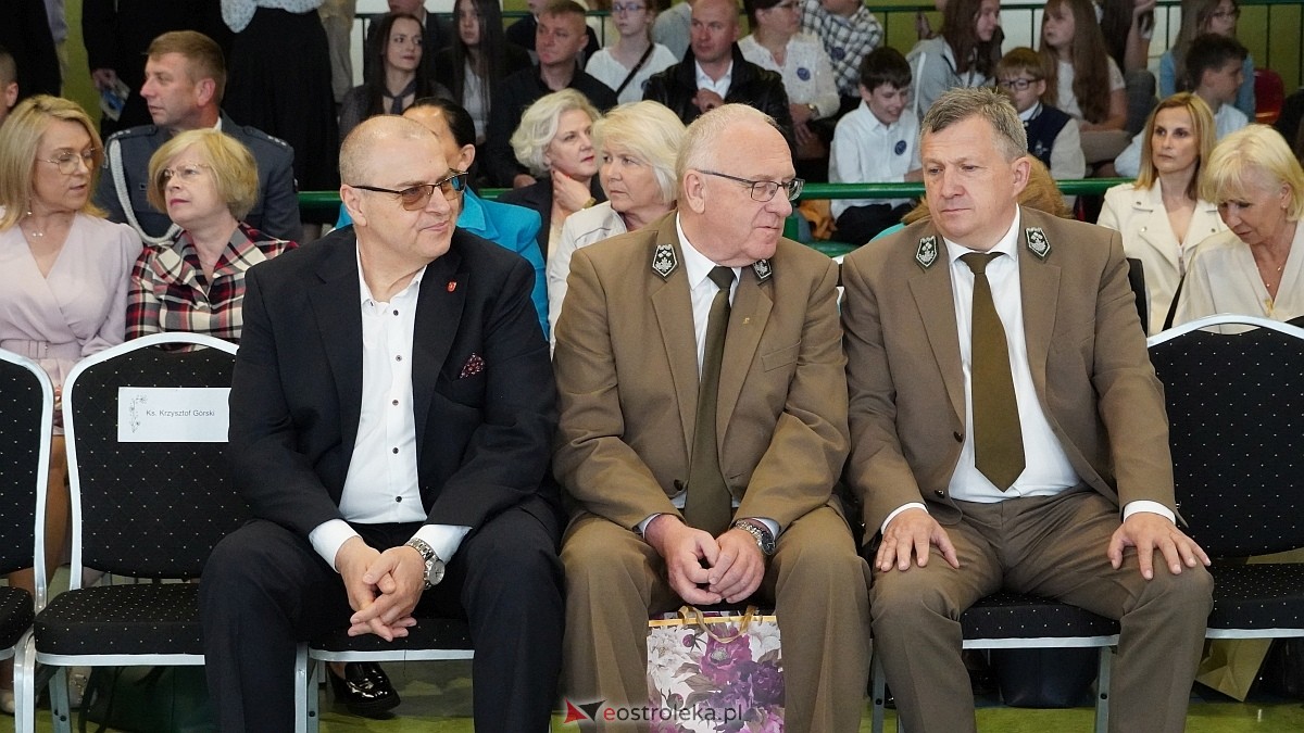 Jubileusz 65-lecia w Szkole Podstawowej im. Gen. Józefa Bema w Rzekuniu [29.05.2025]  - zdjęcie #80 - eOstroleka.pl