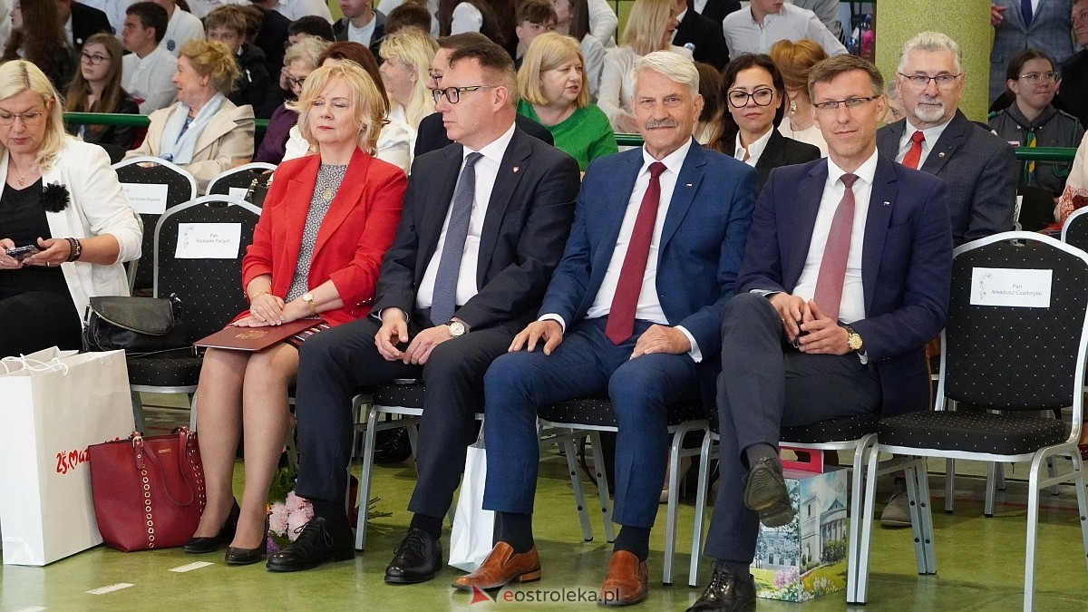 Jubileusz 65-lecia w Szkole Podstawowej im. Gen. Józefa Bema w Rzekuniu [29.05.2025]  - zdjęcie #72 - eOstroleka.pl