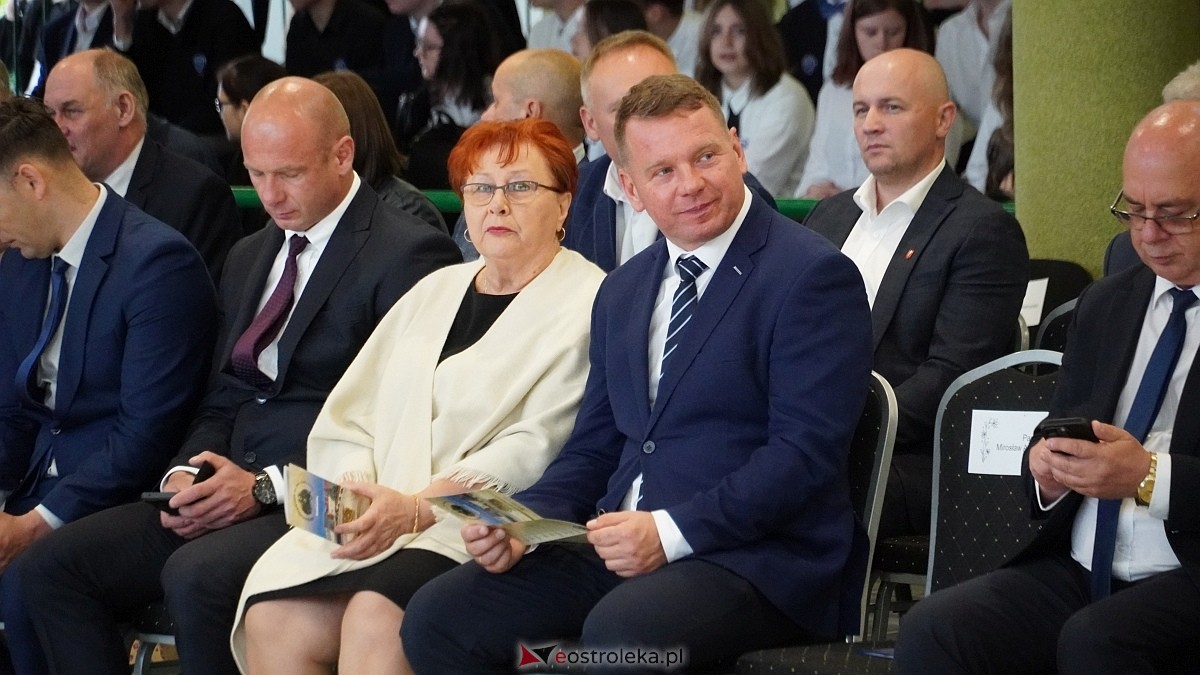 Jubileusz 65-lecia w Szkole Podstawowej im. Gen. Józefa Bema w Rzekuniu [29.05.2025]  - zdjęcie #70 - eOstroleka.pl