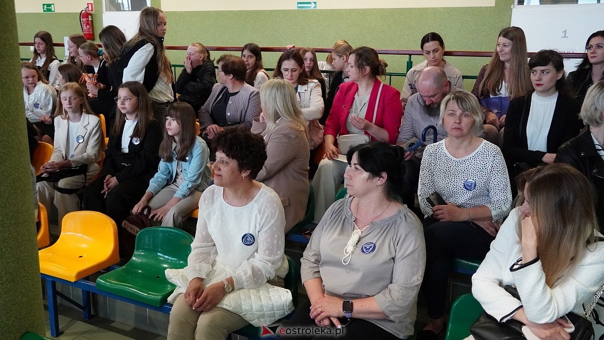 Jubileusz 65-lecia w Szkole Podstawowej im. Gen. Józefa Bema w Rzekuniu [29.05.2025]  - zdjęcie #62 - eOstroleka.pl