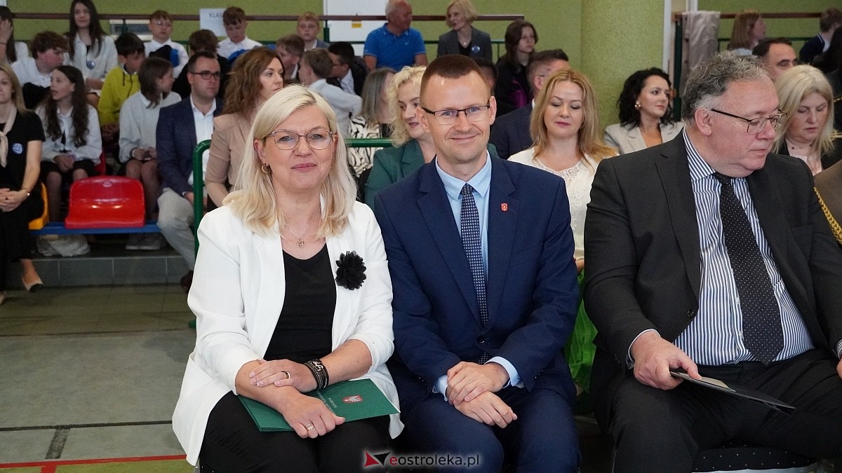 Jubileusz 65-lecia w Szkole Podstawowej im. Gen. Józefa Bema w Rzekuniu [29.05.2025]  - zdjęcie #52 - eOstroleka.pl