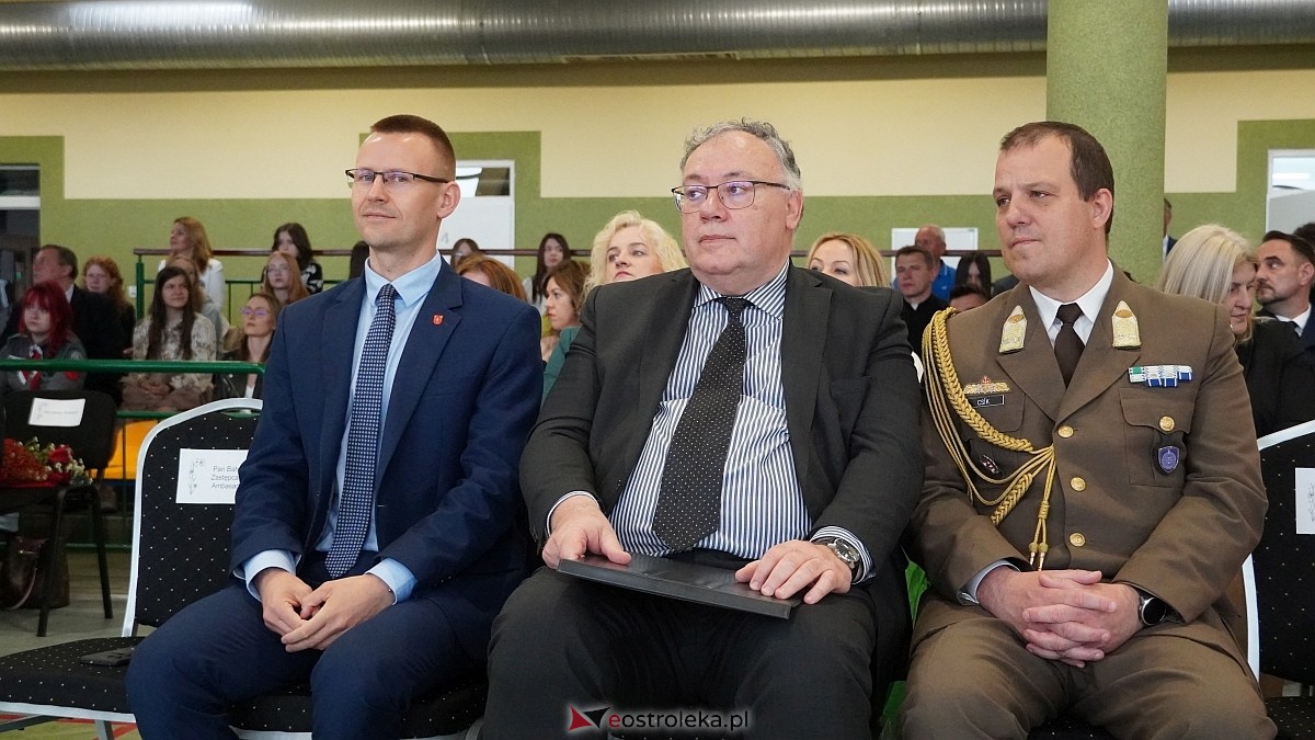 Jubileusz 65-lecia w Szkole Podstawowej im. Gen. Józefa Bema w Rzekuniu [29.05.2025]  - zdjęcie #67 - eOstroleka.pl