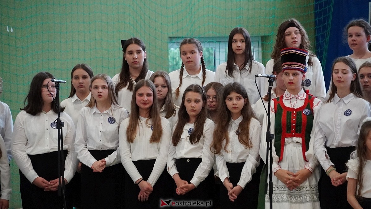 Jubileusz 65-lecia w Szkole Podstawowej im. Gen. Józefa Bema w Rzekuniu [29.05.2025]  - zdjęcie #59 - eOstroleka.pl