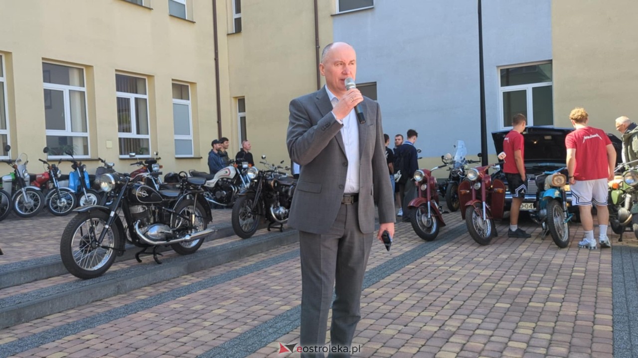 Pokaz motoryzacji w ZSZ 1 w Ostrołęce [30.05.2025] - zdjęcie #38 - eOstroleka.pl